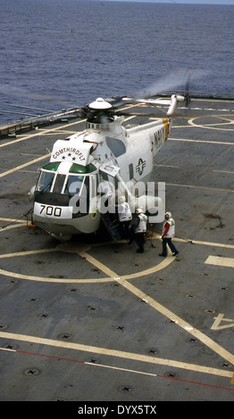 Die Sikorsky UH-3H, 151549, betrieben von HC-11 Detachment 15, wird im San Diego Air and Space Museum ausgestellt. Dieser Hubschrauber diente der US Navy als Teil von Flottenoperationen und Such- und Rettungseinsätzen. Stockfoto