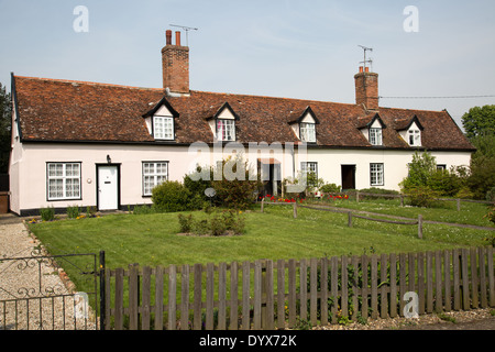 Häuser in großen Finborough Suffolk Stockfoto