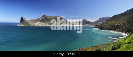 Panoramablick auf die Bucht von Hout Bay, Cape Town, South Africa, gesehen von Chapmans Peak Drive. Stockfoto