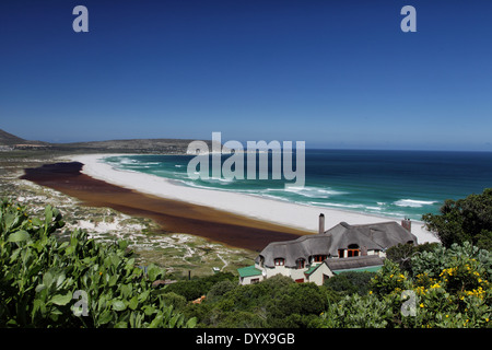 Blick auf Noordhoek Strand von Chapmans Peak Drive auf der Kap-Halbinsel in der Nähe von Cape Town, Südafrika. Stockfoto