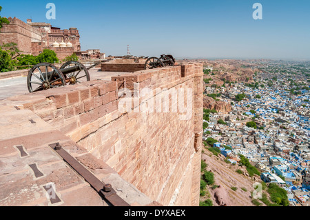 Alte Kanone in einem Meherangarh Fort, Jodhpur, Rajasthan, Indien. Stockfoto