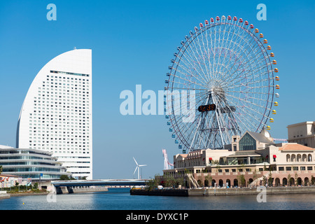 Grand InterContinental Yokohama und Cosmo Uhr 21 Riesenrad. Yokohama, Kanagawa, Japan Stockfoto