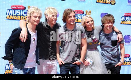 R5 im Ankunftsbereich für Radio Disney Music Awards - Ankunft 1, Nokia Theatre L.A. LIVE, Los Angeles, CA 26. April 2014. Foto von: Dee Cercone/Everett Collection Stockfoto