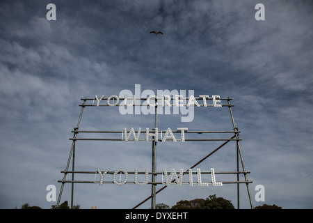 Eine Kunst-Installation von Nathan Coley SIE erstellen was ihr wollt am 19. Biennale of Sydney, Cockatoo Island, Sydney 2014 Stockfoto