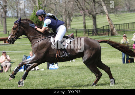 Lexington, KY, USA. 26. April 2014. 26. April 2014: Arthur und Allison Springer treten im Cross Country in der Rolex-drei-Tages-Veranstaltung in Lexington, KY im Kentucky Horse Park. Candice Chavez/ESW/CSM/Alamy Live-Nachrichten Stockfoto