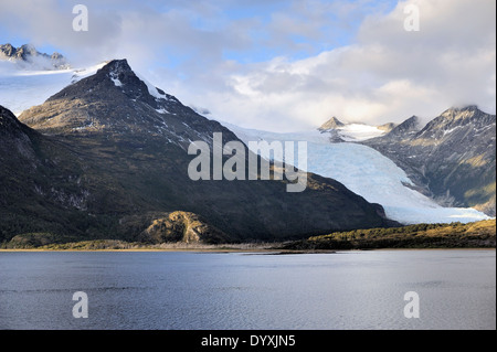 Gletscher Holanda (Holland, Niederlande).  Die nordwestliche Arm des Beagle-Kanals führt durch die so genannte Gletscher-Gasse Stockfoto