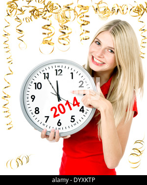 Silvester Konzept. fünf vor zwölf. junge schöne Frau mit großen Uhr und Party Dekoration Stockfoto