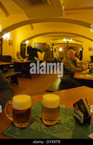 U Rudolfina Keller Pub und Restaurant, Altstadt, Prag, Tschechische Republik, Europa Stockfoto