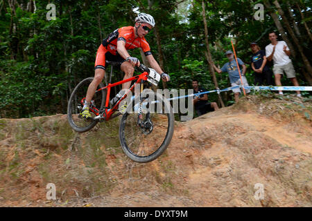 Cairns, Australien. 27. April 2014. während der Mens Elite Cross Country Rennen bei der UCI Mountain Bike World Cup in Smithfield Regenwald und Cairns. Bildnachweis: Aktion Plus Sport/Alamy Live-Nachrichten Stockfoto