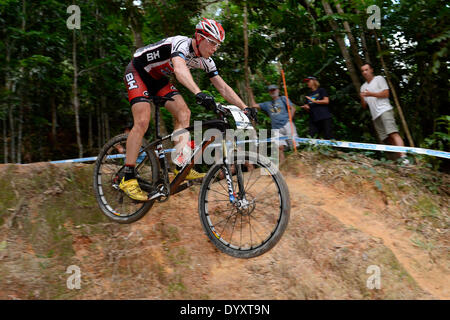 Cairns, Australien. 27. April 2014. 3. Platz BH Suntour KMC Fahrer Maxime Marotte von Frankreich während der Mens Elite Cross Country Rennen bei der UCI Mountain Bike World Cup in Smithfield Regenwald und Cairns. Bildnachweis: Aktion Plus Sport/Alamy Live-Nachrichten Stockfoto