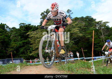 Cairns, Australien. 27. April 2014. 3. Platz BH Suntour KMC Fahrer Maxime Marotte von Frankreich während der Mens Elite Cross Country Rennen bei der UCI Mountain Bike World Cup in Smithfield Regenwald und Cairns. Bildnachweis: Aktion Plus Sport/Alamy Live-Nachrichten Stockfoto