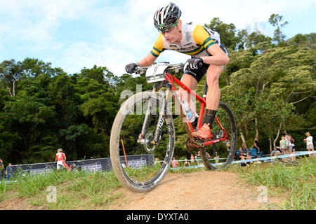 Cairns, Australien. 27. April 2014. Vierter Platz Trek Factory Racing Fahrer Daniel McConnell von Australien während der Mens Elite Cross Country Rennen bei der UCI Mountain Bike World Cup in Smithfield Regenwald und Cairns. Bildnachweis: Aktion Plus Sport/Alamy Live-Nachrichten Stockfoto