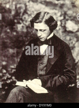 Lewis Carroll (1832-1898), englischer Schriftsteller, Mathematiker und Fotograf. Charles Lutwidge Dodgson geboren, nahm er den Künstlernamen Lewis Carroll veröffentlichen Alices Abenteuer im Wunderland, 1865. Stockfoto