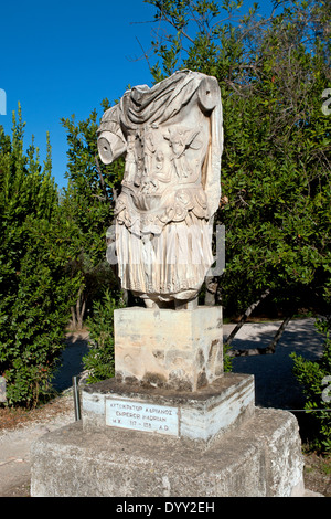 Kopflose Statue des Roman Emperor Hadrian in der Agora, Athen, Griechenland Stockfoto