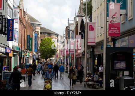 Belfast, UK. 26. April 2014. Belfasts Stadtzentrum Giro d ' Italia Banner Credit: Bonzo/Alamy Live News Stockfoto