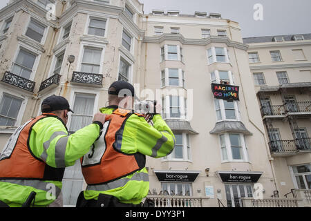 Brighton, UK. 27. April 2014. St. George's Day March für England in Brighton 2014 Credit: Guy Corbishley/Alamy Live-Nachrichten Stockfoto