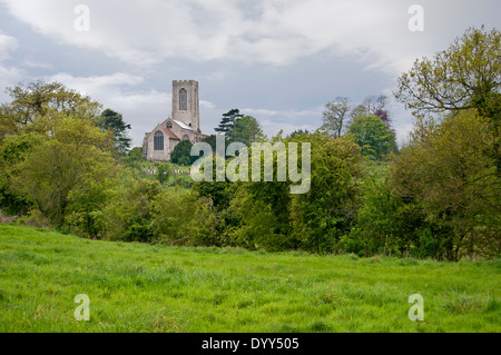 Swanton Morley Norfolk Landkirche auf einem Hügel Stockfoto