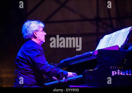 Turin, Italien. 27. April 2014. Torino Jazz Festival 27. April 2014 - Al Di Meola Playng Beatles und vieles mehr - Mario Parmisano Pianist Credit: wirklich einfach Star/Alamy Live-Nachrichten Stockfoto