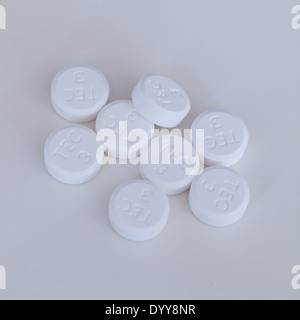 -Tabletten Tylenol 3 (Paracetamol und Codein, co-Codamols), ein verschriebene Medikamente verwendet, um leichte bis mäßige Schmerzen zu lindern. Stockfoto