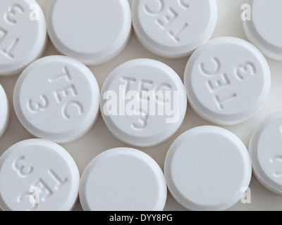 -Tabletten Tylenol 3 (Paracetamol und Codein, co-Codamols), ein verschriebene Medikamente verwendet, um leichte bis mäßige Schmerzen zu lindern. Stockfoto