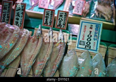 Zuerst als ein Fischmarkt ab 1615, Nishiki Markt ist ein Markt im Zentrum von Kyoto Stockfoto