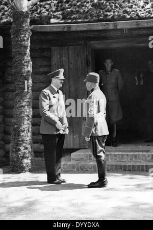 Adolf Hitler mit Konstantin Hierl, 1942 Stockfoto