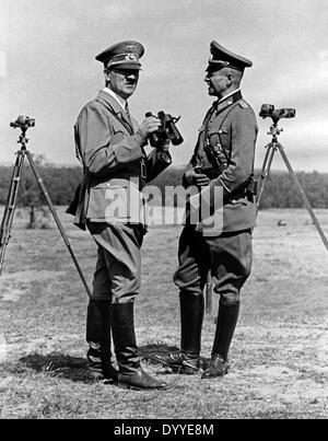 Adolf Hitler mit Walther von Brauchitsch in Borne, 1938 Stockfoto