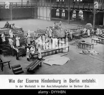 Making-of der eisernen Hindenburg in Berlin, 1915 Stockfoto