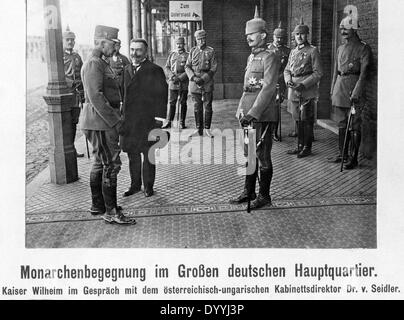 Wilhelm II. und Ernst Seidler von Feuchtenegg im Hauptquartier in Spa, 1917 Stockfoto