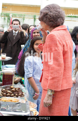 Madrid, Spanien. 26. April 2014. Königin Sofia von Spanien besucht "International Association of Diplomats in Spanien" Charity Kermes Einweihung am 26. April 2014 in Madrid, Spanien. / Picture Alliance © Dpa/Alamy Live-Nachrichten Stockfoto