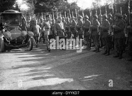 Krone Prinz Wilhelm von Preußen und der König von Württemberg Vivit die Truppen 1914 Stockfoto