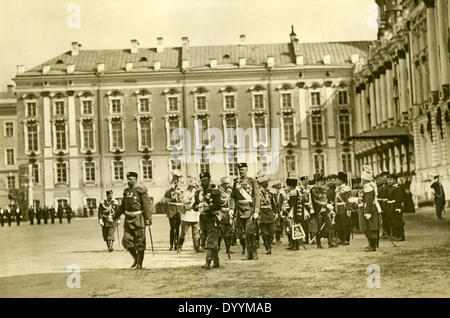 Zar Nikolaus II. während einer Militärparade, 1906 Stockfoto