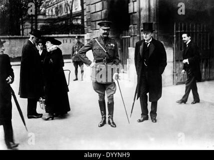 Lord Kitchener und Sir grau in Paris, 1916 Stockfoto