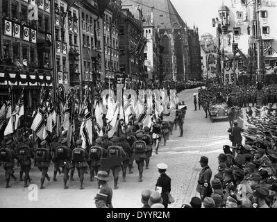 Stahl Helm Soldaten Parade in der NSDAP-Ralley in Nürnberg, 1933 Stockfoto