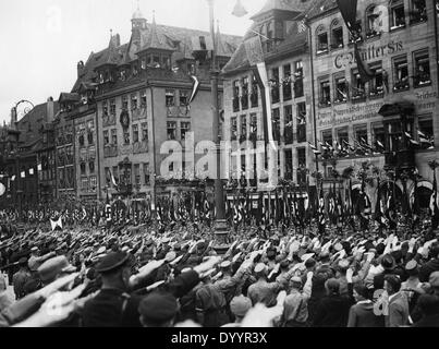 Jubelnde Menge in Nürnberg "Ralley des Sieges", 1933 Stockfoto