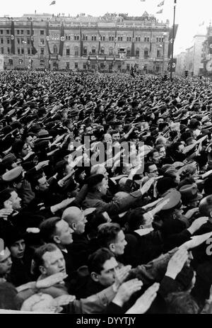 Massenhafte Begeisterung bei der Rückkehr der Hitler in Berlin, 1938 Stockfoto