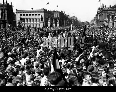 Hitler nach einer Kundgebung im Berliner Lustgarten, 1934 Stockfoto