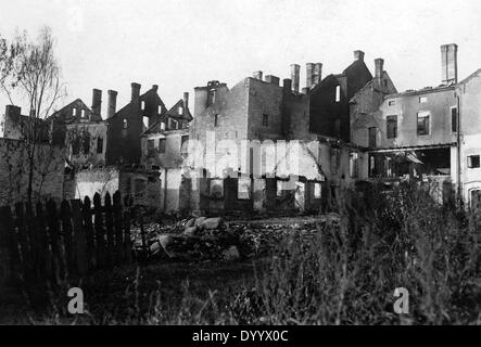 Die Ruinen der ausgebrannten Häuser in Hohenstein, 1914 Stockfoto