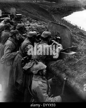 Deutsche Soldaten im Anschlag in der Nähe von Ozyorsk, 1914 Stockfoto