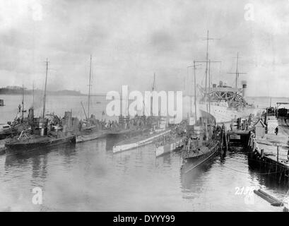 Deutsche u-Boote in ihrer Homebase, 1917 Stockfoto