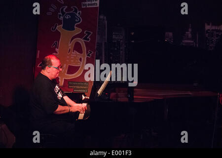 Turin, Italien. 27. April 2014. Das Jimmy Cobb italienische Trio mit der Sängerin Sheila Jordan, spielte live im Jazz Club, während die Turin jazz Festival 2014. Bildnachweis: Elena Aquila / Pazifik Presse/Alamy Live News Stockfoto