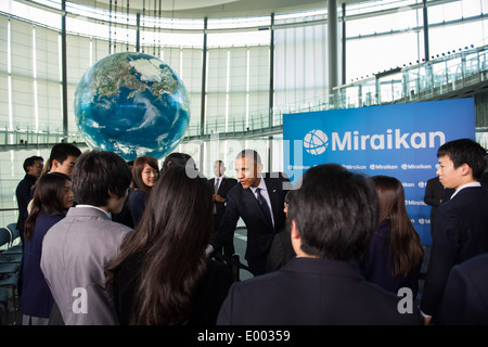 Präsident Obama spricht mit japanischen Studenten Stockfoto