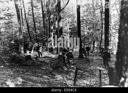 Deutsche Soldaten mit Gasschutz im ersten Weltkrieg Stockfoto