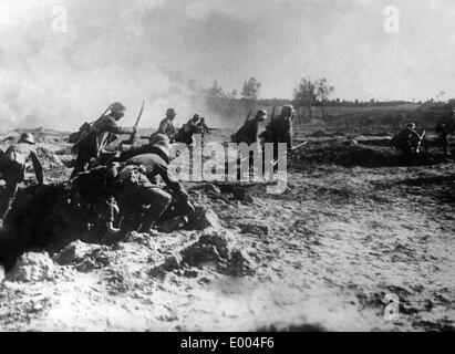 Angriff der deutschen Soldaten an der Westfront Stockfoto