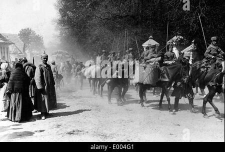 Deutschen und österreichisch-ungarischen Truppen auf dem Marsch nach San, 1915 Stockfoto