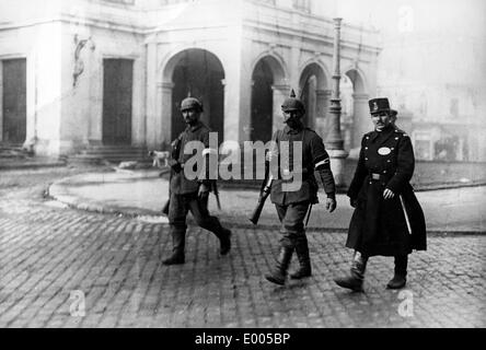 Rumänische Polizisten mit deutschen Soldaten, 1917 Stockfoto