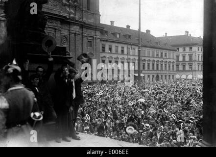 Krieg-Euphorie den Odeons-Platz in München, 1914 Stockfoto