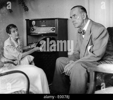 Thomas Mann und Erika Mann in Kilchberg bei Zürich, 1954 Stockfoto