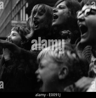 Fans der Beatles in Kopenhagen, 1964 Stockfoto