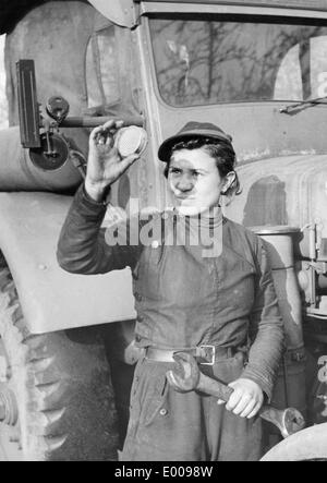 Reportage über eine weibliche Traktorfahrer, 1939 Stockfoto